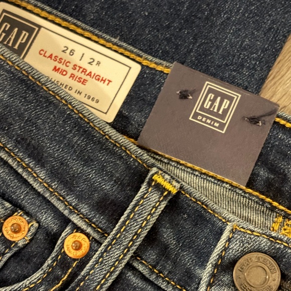 NEW GAP Classic Straight Mid Rise Denim - Picture 2 of 4